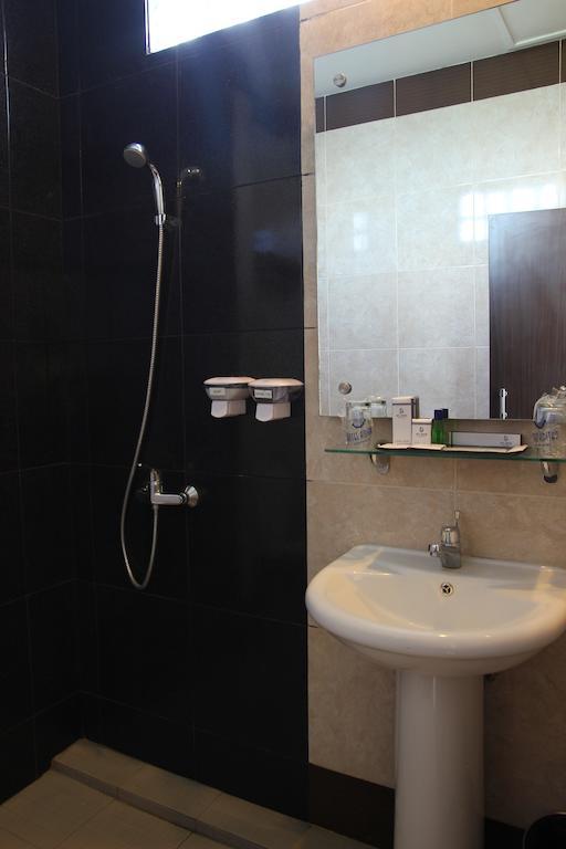 Hotel Roditha Banjarbaru Banjarmasin  Zimmer foto