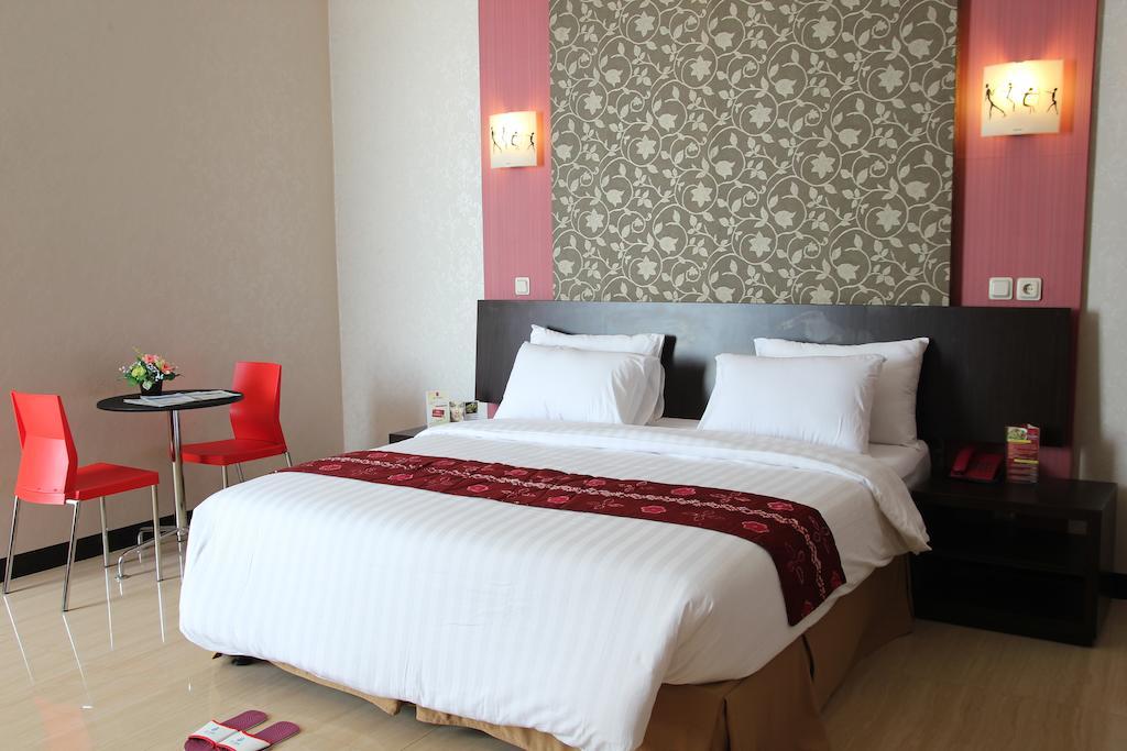 Hotel Roditha Banjarbaru Banjarmasin  Zimmer foto